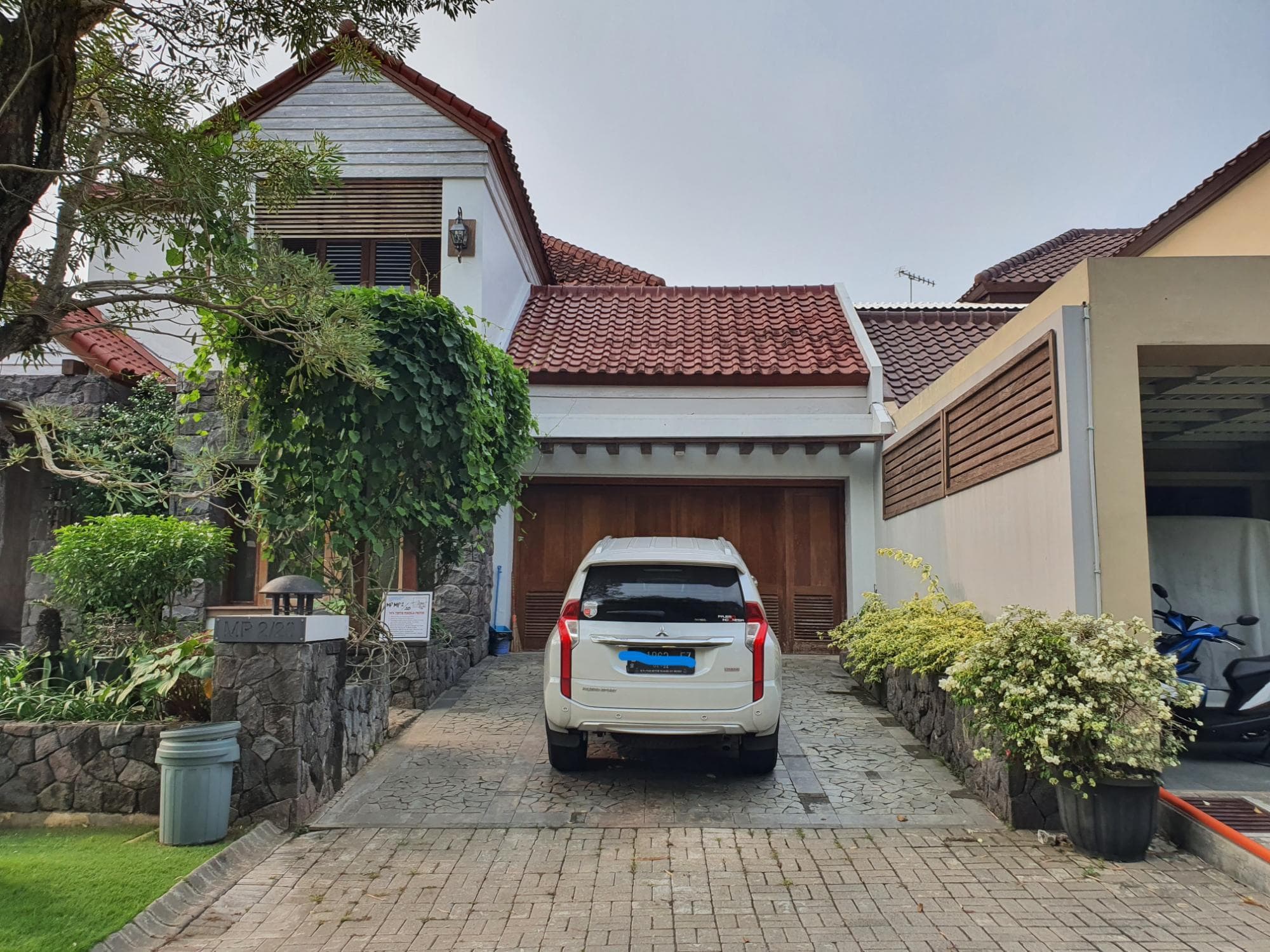 Proyek Pembangunan Mr. F